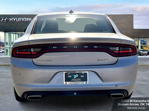 Used 2023 Dodge Charger SXT image 4