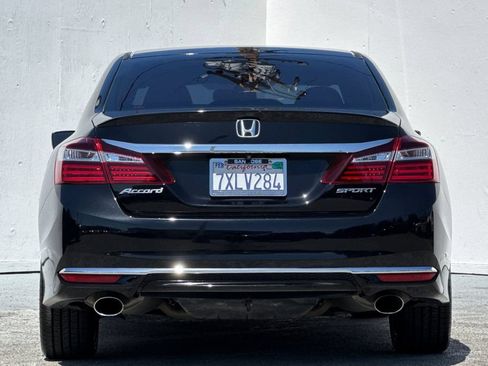 Used 2017 Honda Accord Sport image 4