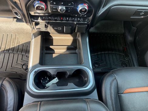 Used 2022 GMC Sierra 2500 AT4 w/ Driver Alert Package I AWD/4WD image 39