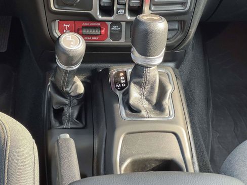 Used 2026 Jeep Wrangler Unlimited Sport AWD/4WD image 27