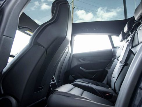 Used 2025 Porsche Taycan 4 Cross Turismo image 72