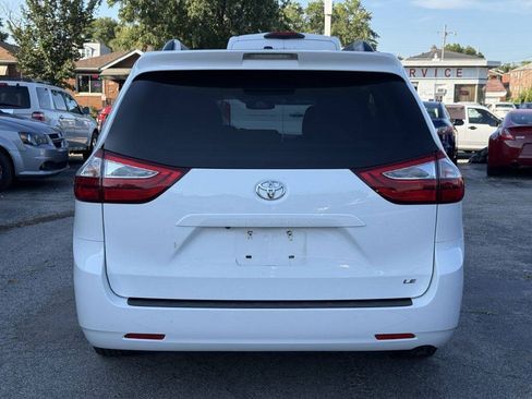 Used 2017 Toyota Sienna LE FWD image 11