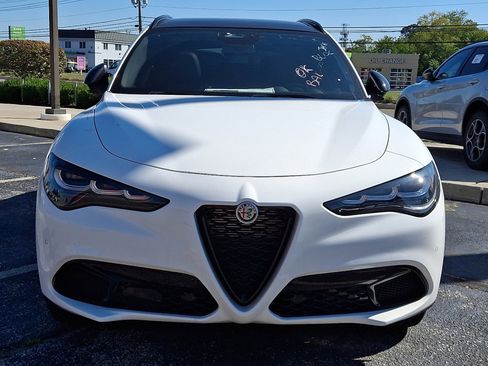 New 2025 Alfa Romeo Stelvio Sprint image 2
