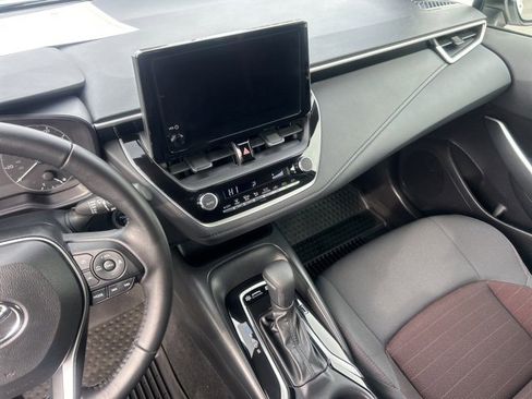 Used 2025 Toyota Corolla SE image 27