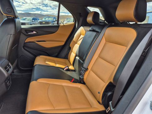 Used 2021 Chevrolet Equinox Premier image 32