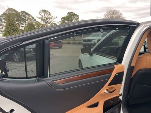 Used 2025 Lexus ES 300h Ultra Luxury image 35