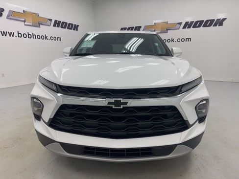 Used 2023 Chevrolet Blazer LT image 2