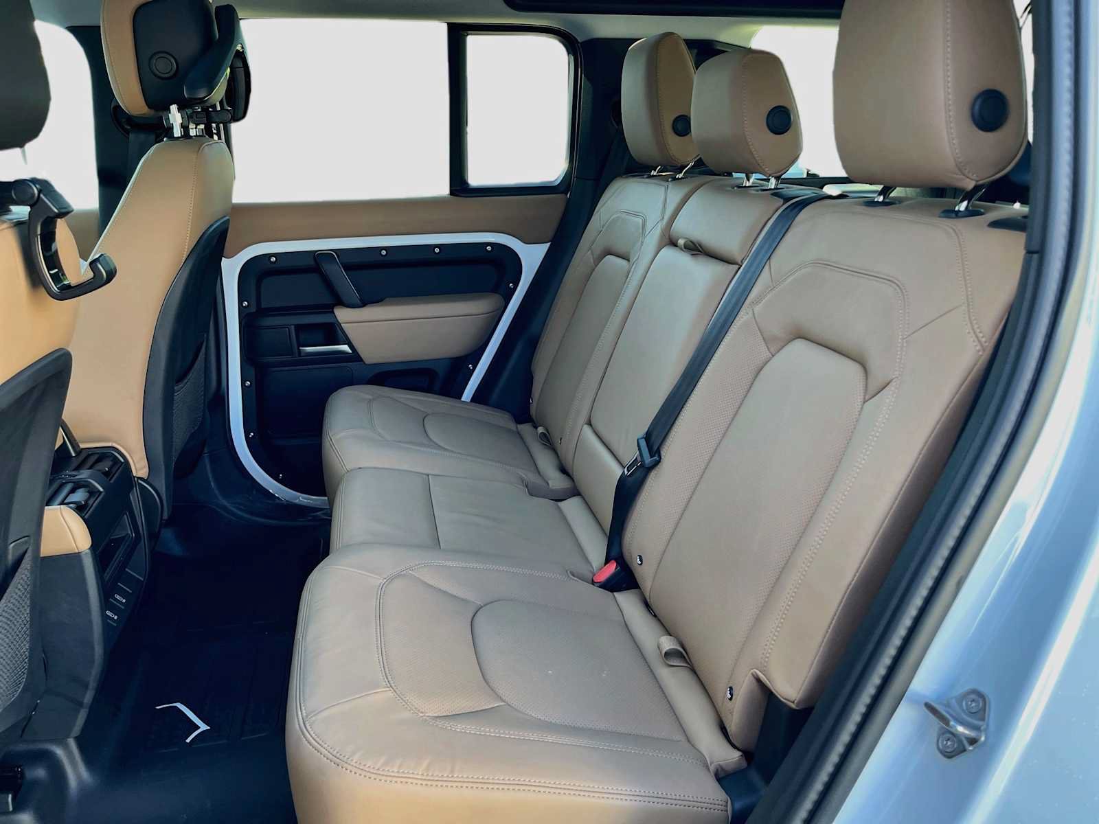 New 2026 Land Rover Defender 110 S AWD/4WD image 17