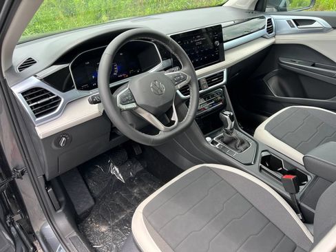 New 2026 Volkswagen Taos SE FWD image 14