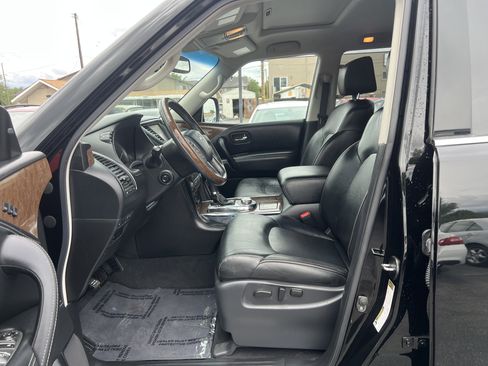Used 2017 INFINITI QX80 4WD w/ Driver Assistance Package image 11