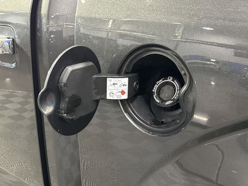 Used 2016 Ford F150 Platinum w/ Equipment Group 701A Luxury image 41