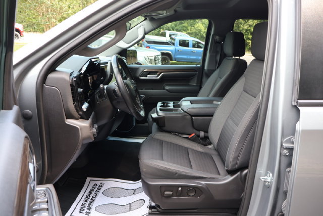 Used 2023 Chevrolet Silverado 1500 LT AWD/4WD image 19