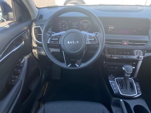 Certified 2024 Kia Seltos EX FWD image 12