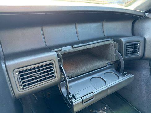 Used 1993 Cadillac Allante FWD image 24