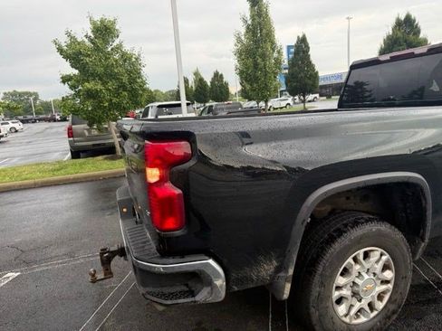 Used 2024 Chevrolet Silverado 2500 LT w/ Convenience Package AWD/4WD image 17