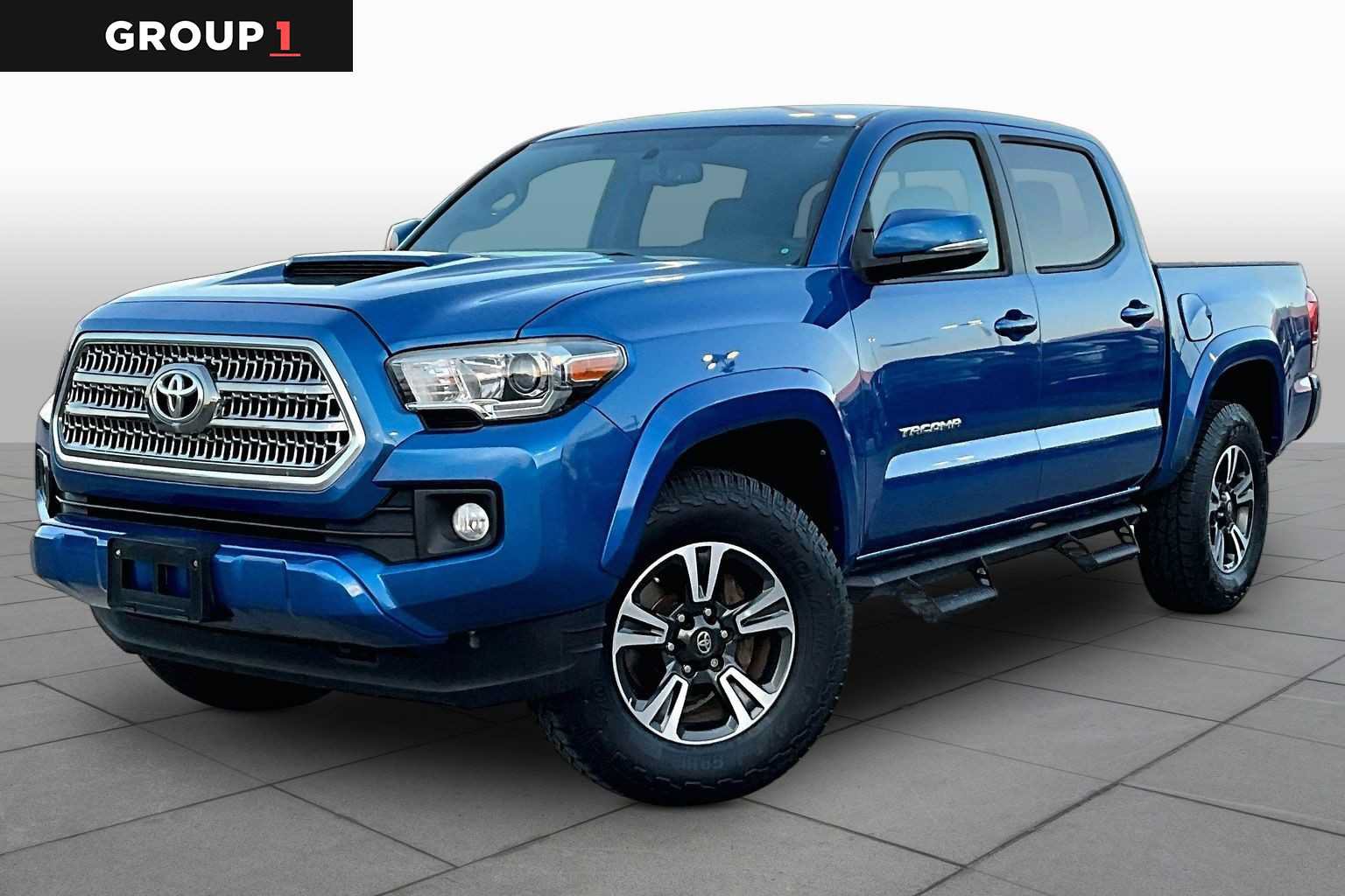 Used 2017 Toyota Tacoma TRD Sport w/ Tow Package RWD image 1