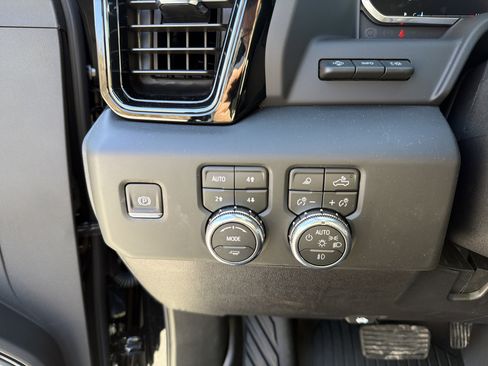 New 2026 GMC Sierra 2500 AT4X w/ AT4X AEV Edition image 36