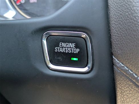 Used 2023 GMC Acadia SLT image 32