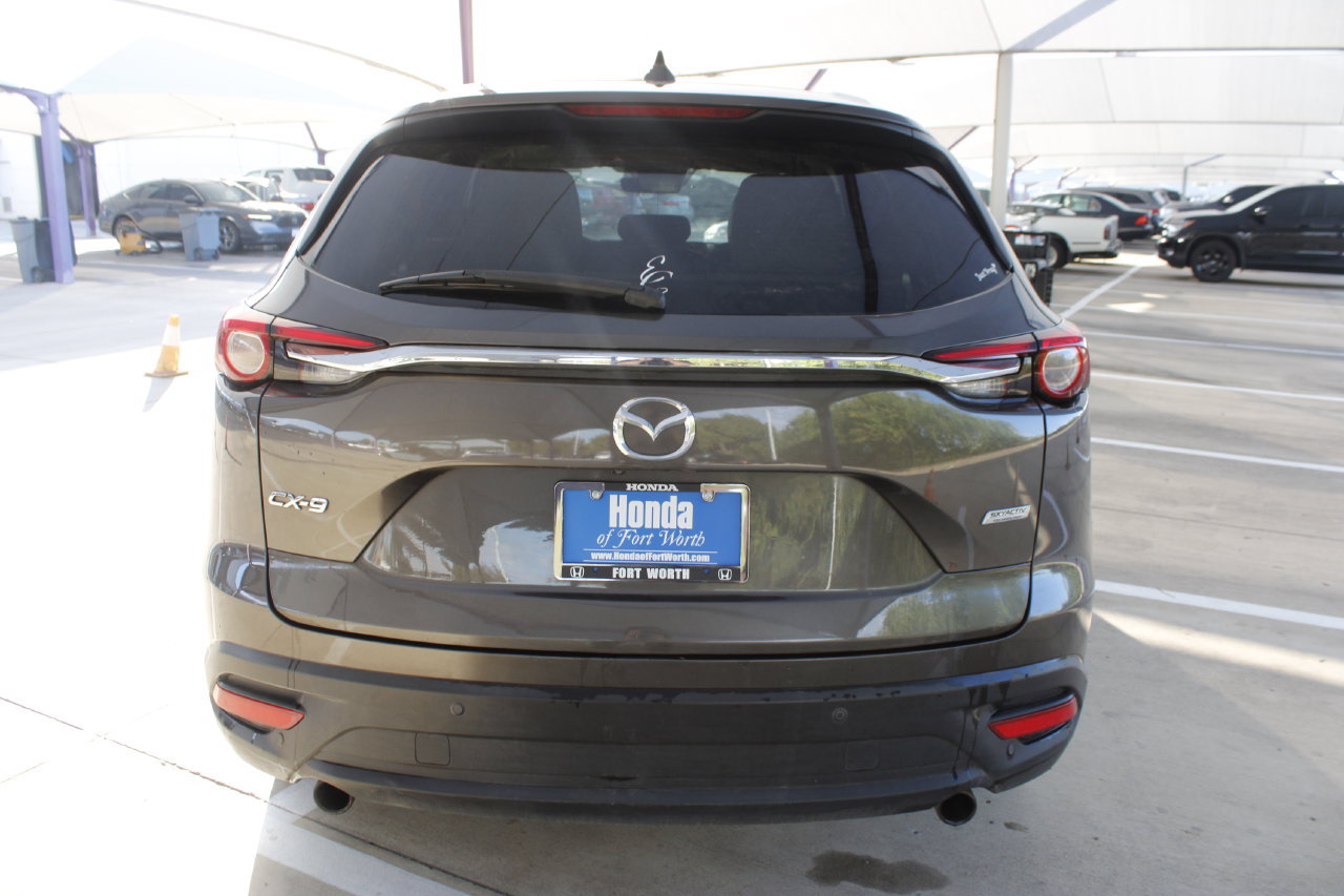 Used 2019 MAZDA CX-9 Touring w/ Touring Premium Package FWD image 4