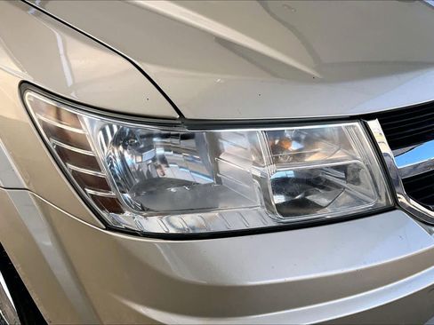 Used 2010 Dodge Journey SXT w/ Navigation & Sound Group I image 27