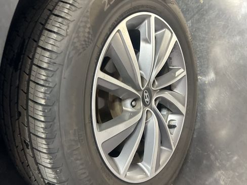 Used 2020 Hyundai Santa Fe SEL w/ Convenience + Premium Package image 7