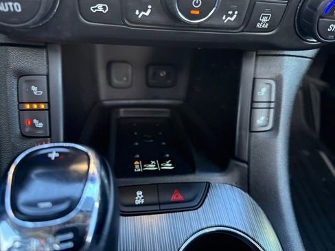 Used 2018 GMC Acadia SLT image 36