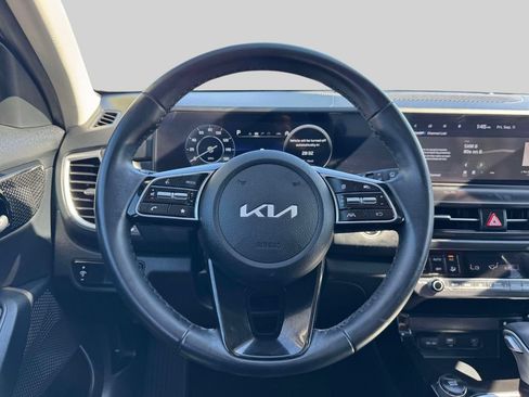Used 2024 Kia Seltos EX AWD/4WD image 13