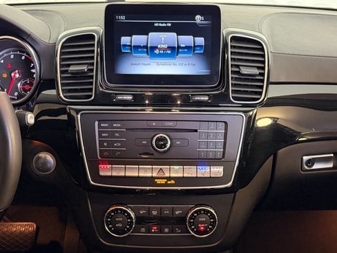 Used 2018 Mercedes-Benz GLS 550 4MATIC image 36