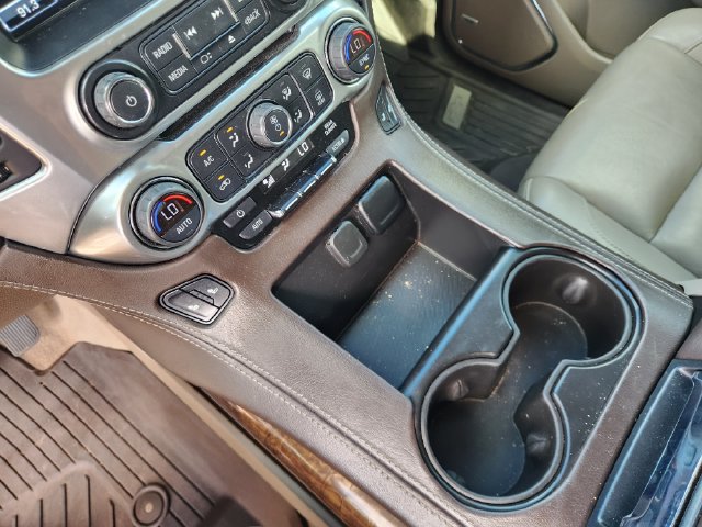 Used 2020 Chevrolet Tahoe LT w/ Luxury Package RWD image 19