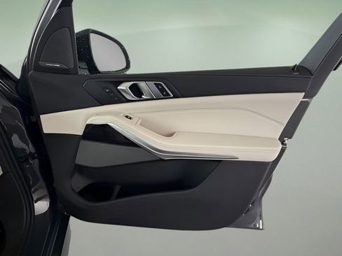 Used 2026 BMW X7 xDrive40i w/ M Sport Package image 26