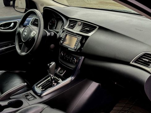 Used 2017 Nissan Sentra SR w/ SR Premium Technology Package image 19