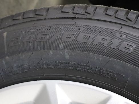 Used 2020 Ford Edge SEL w/ Cold Weather Package AWD/4WD image 40