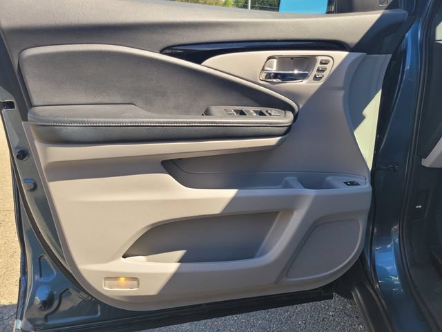 Used 2019 Honda Pilot Elite image 16