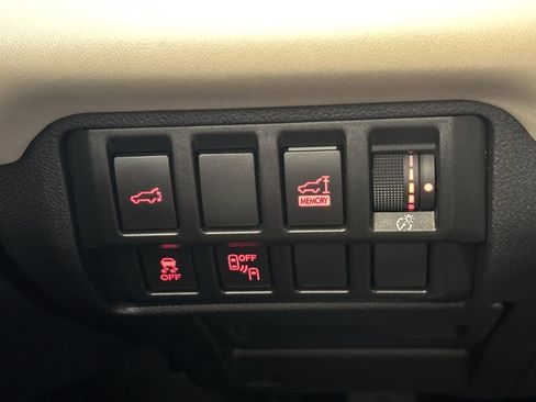 Used 2019 Subaru Ascent Limited image 20