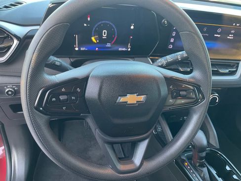 Used 2025 Chevrolet TrailBlazer LT image 25