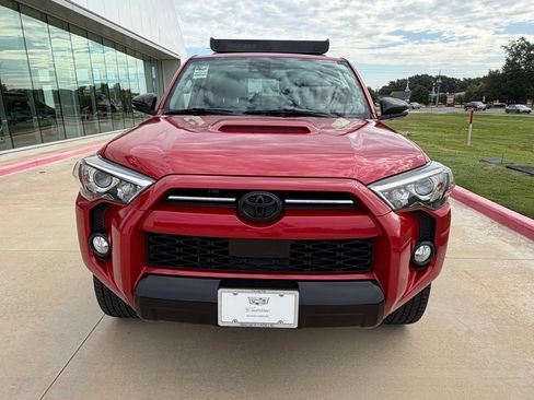 Used 2020 Toyota 4Runner Venture w/ Moonroof Package AWD/4WD image 10