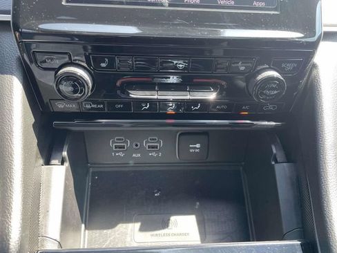 Used 2025 Jeep Grand Cherokee L Laredo w/ Luxury Tech Group I AWD/4WD image 33