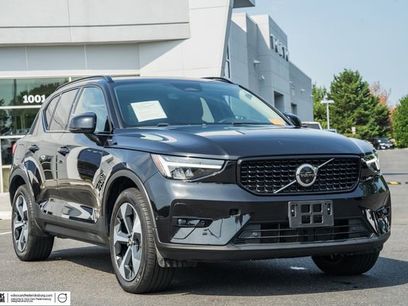 Used 2023 Volvo XC40 B5 Plus w/ Protection Package Premier