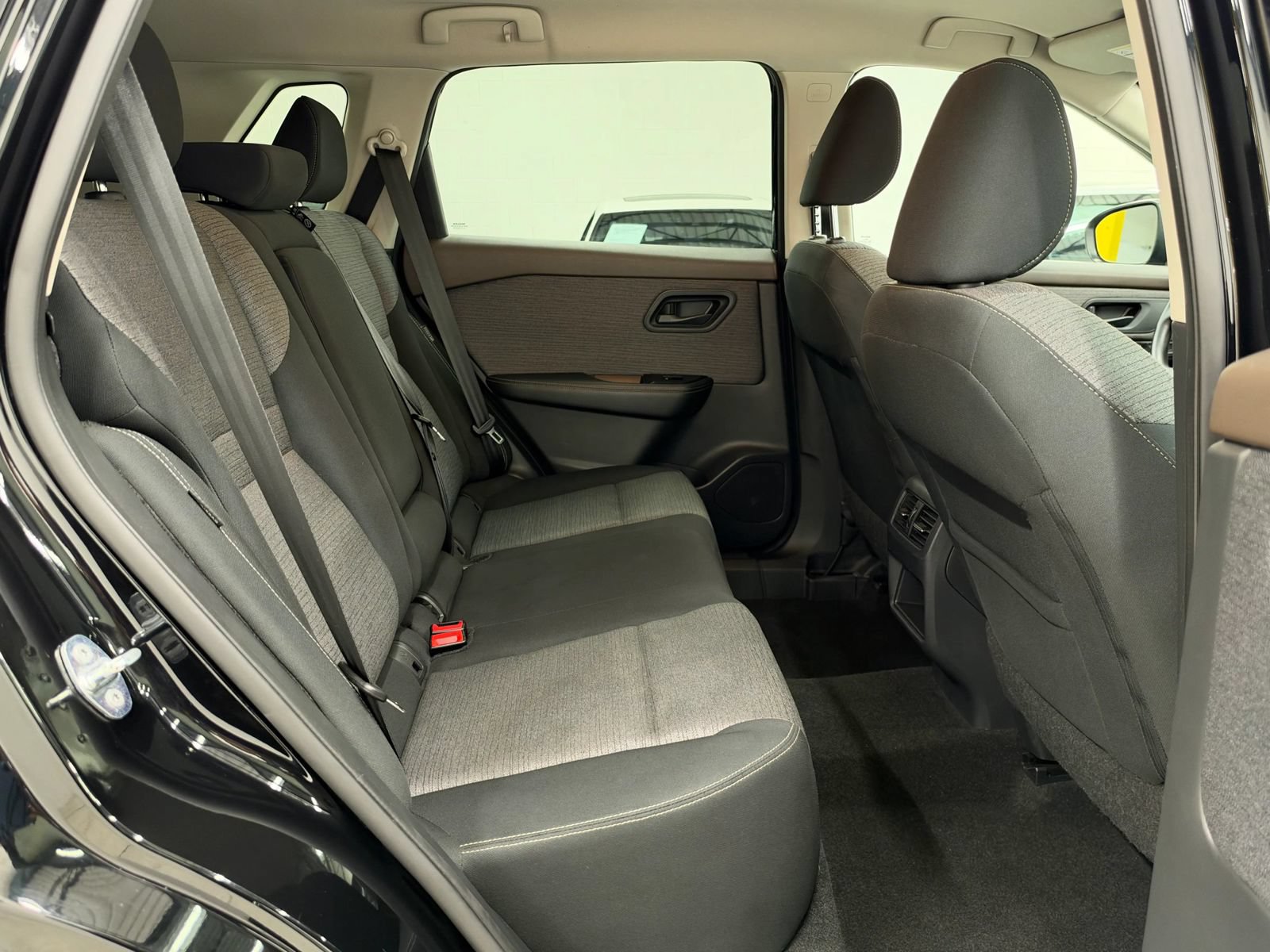 Used 2021 Nissan Rogue S AWD/4WD image 21