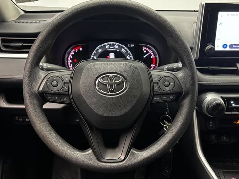 Used 2023 Toyota RAV4 LE AWD/4WD image 27
