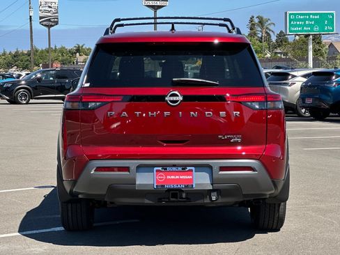 New 2026 Nissan Pathfinder Platinum AWD/4WD image 5