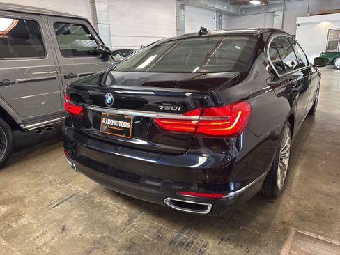 Used 2018 BMW 750i RWD image 9