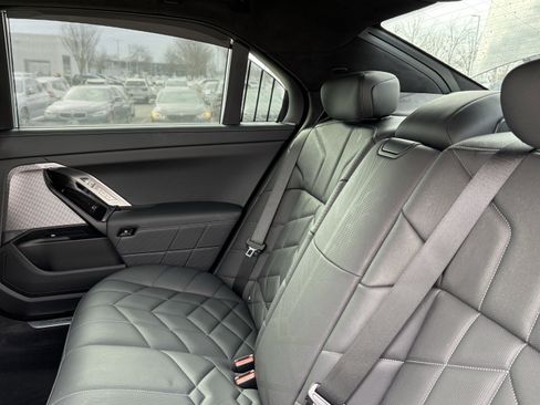 Certified 2025 BMW 760i xDrive w/ Executive Package image 32