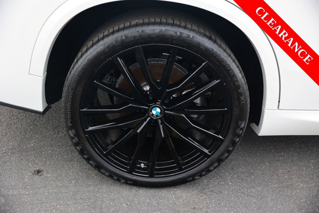 Used 2024 BMW X5 sDrive40i w/ M Sport Package RWD image 11
