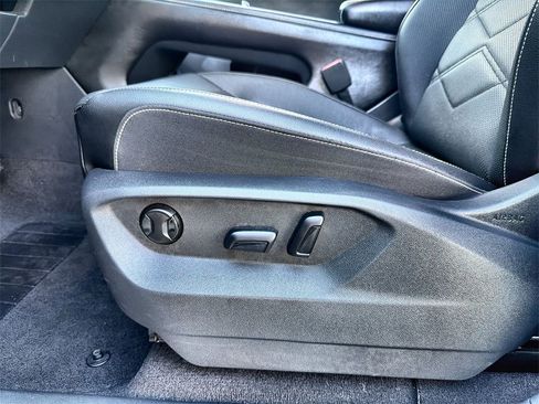 Used 2024 Volkswagen Atlas SE w/ Black Wheel Package image 14