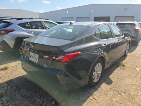 Used 2025 Toyota Camry LE FWD image 9