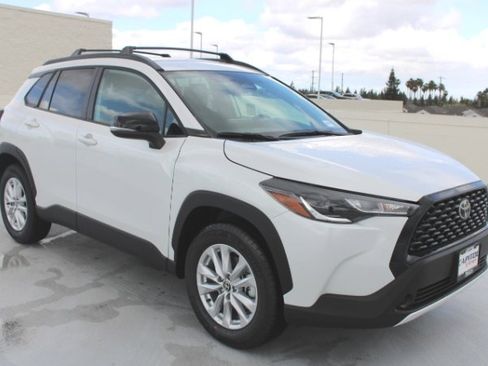 New 2026 Toyota Corolla Cross LE FWD image 2