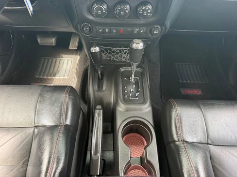 Used 2012 Jeep Wrangler Unlimited Sahara AWD/4WD image 14