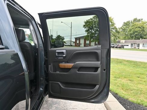 Used 2018 Chevrolet Silverado 1500 LTZ w/ Sport Package image 20