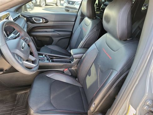 Used 2023 Jeep Compass Trailhawk image 16